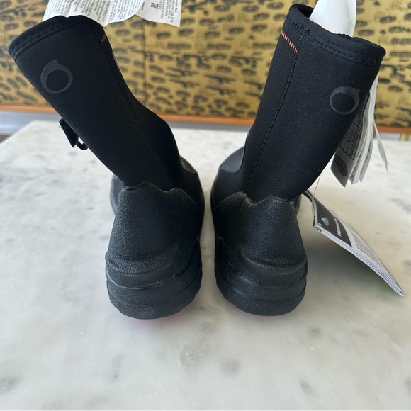 NWT Decathlon Subea Diving booties 5 mm neoprene black - Picture 7 of 7
